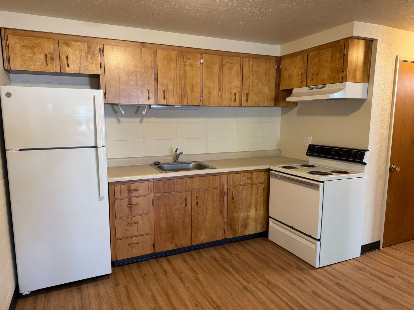 Eugene Apartment: 1630 Ferry St.