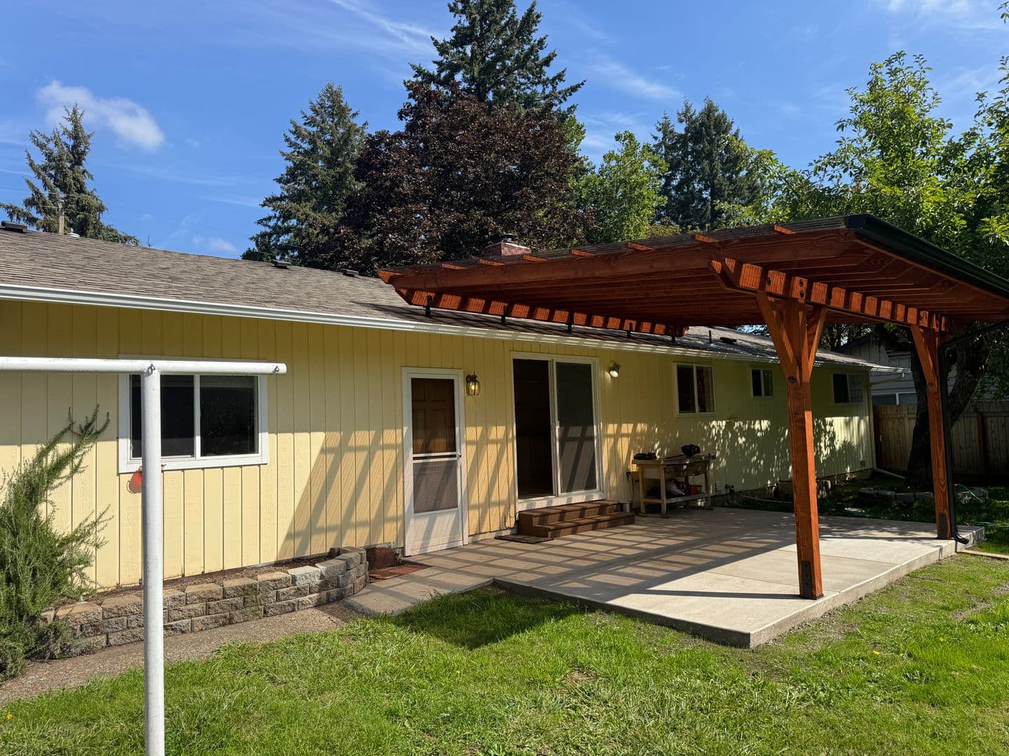 Eugene House: 1270 West Hilliard Lane