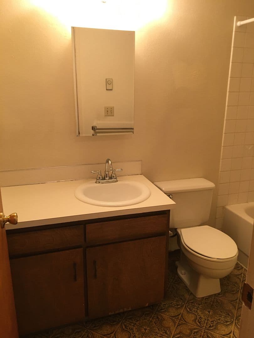 Eugene Apartment: 1550 High St #1-12