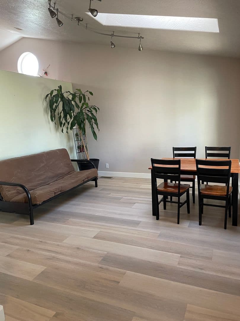 Eugene House: 1054 Tyson Lane