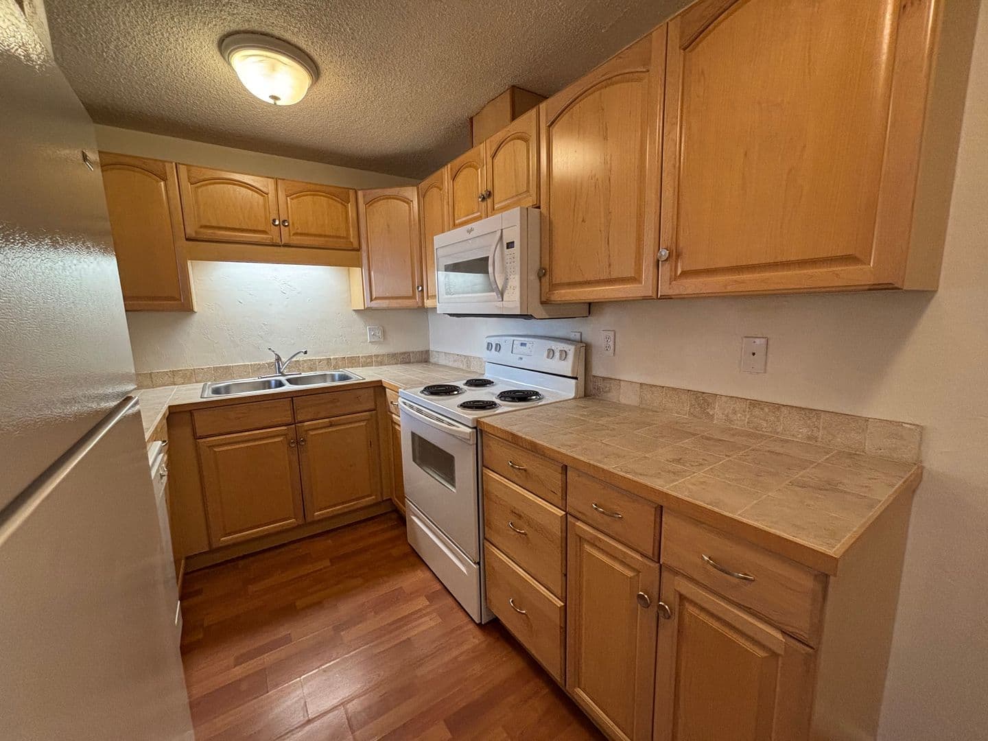 Eugene Apartment: 457 W. 8th Avenue #1-22