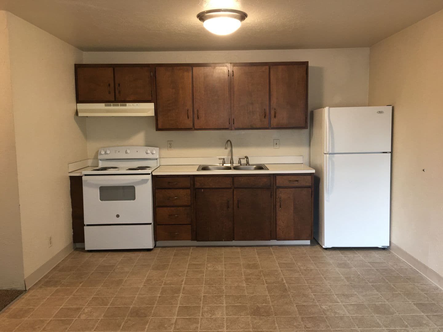 Eugene Apartment: 1550 High St #1-12