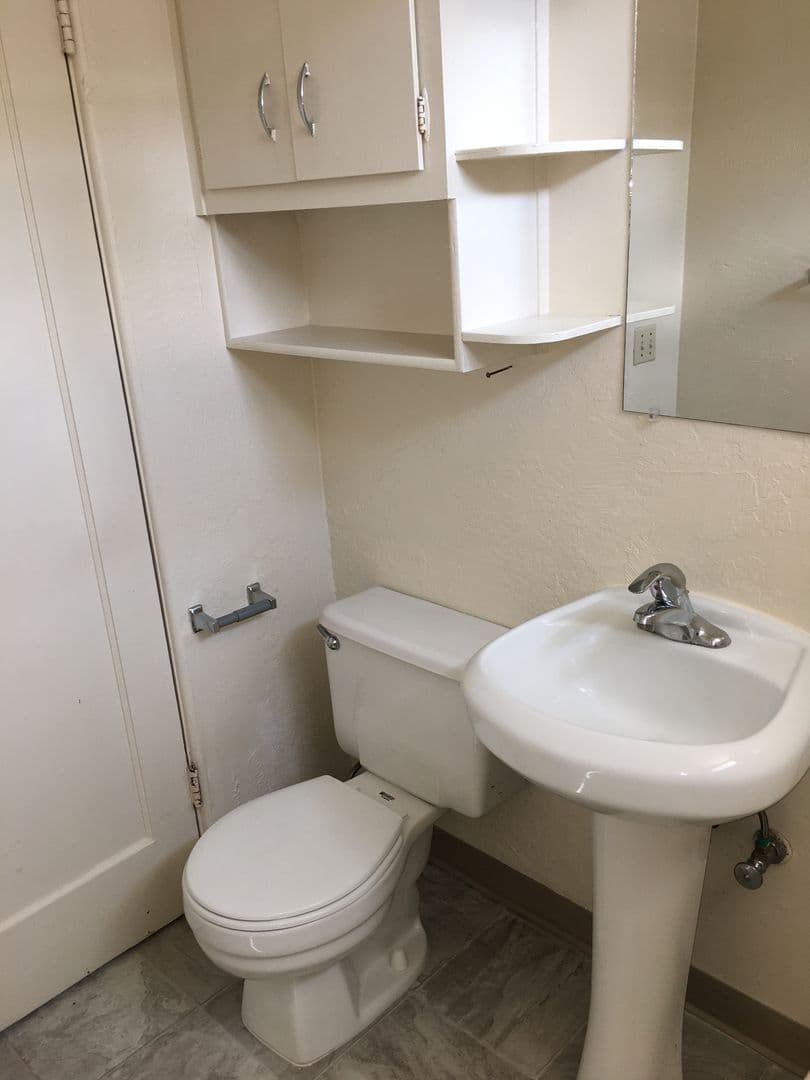 Eugene Apartment: 1855 Oak