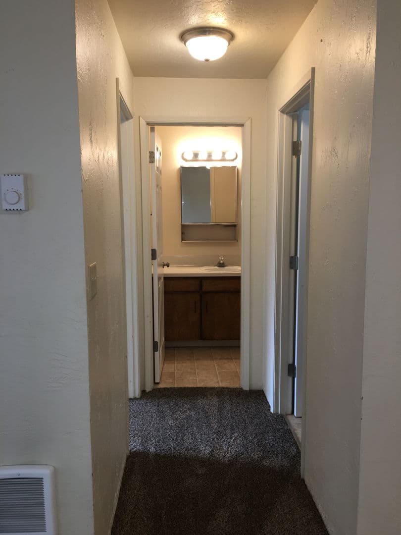 Eugene Apartment: 1550 High St #1-12