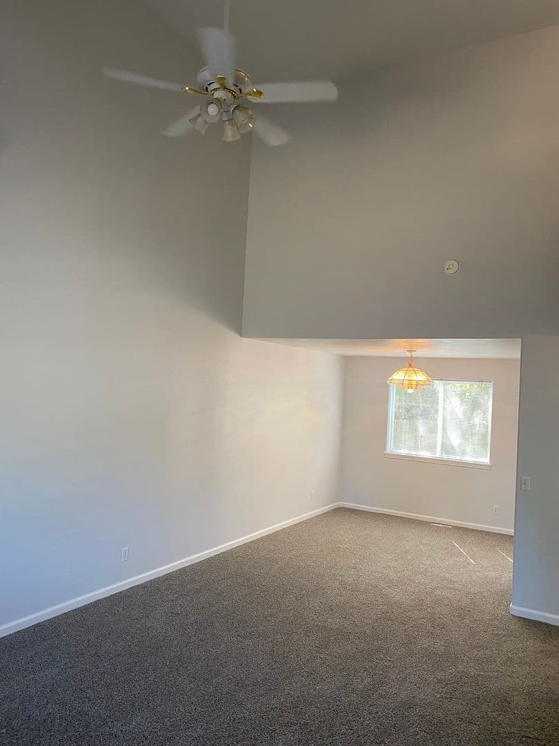 Eugene Apartment: 4762/4764 Spring Meadow Ave