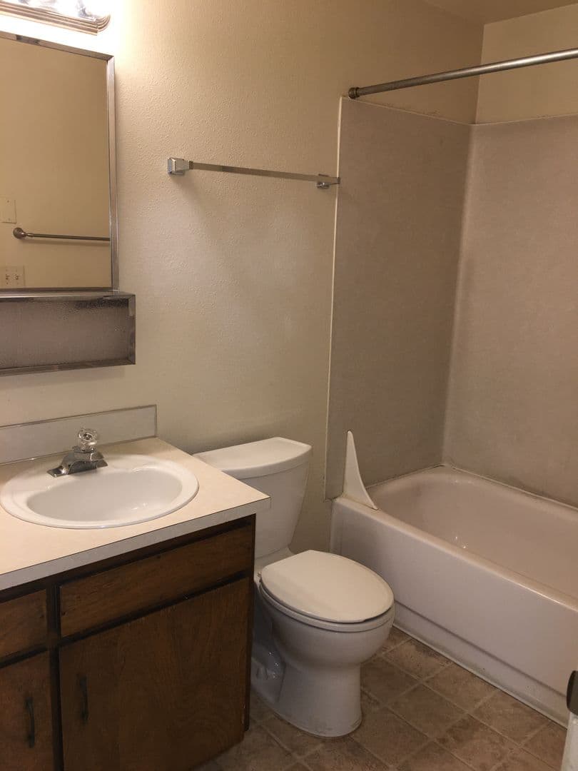 Eugene Apartment: 1550 High St #1-12