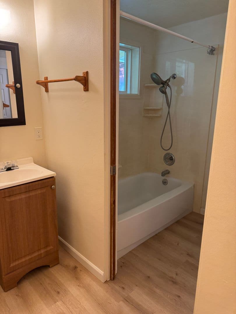 Eugene House: 1270 West Hilliard Lane