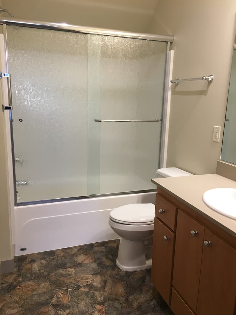 Eugene Apartment: 913/915 Howard Ave