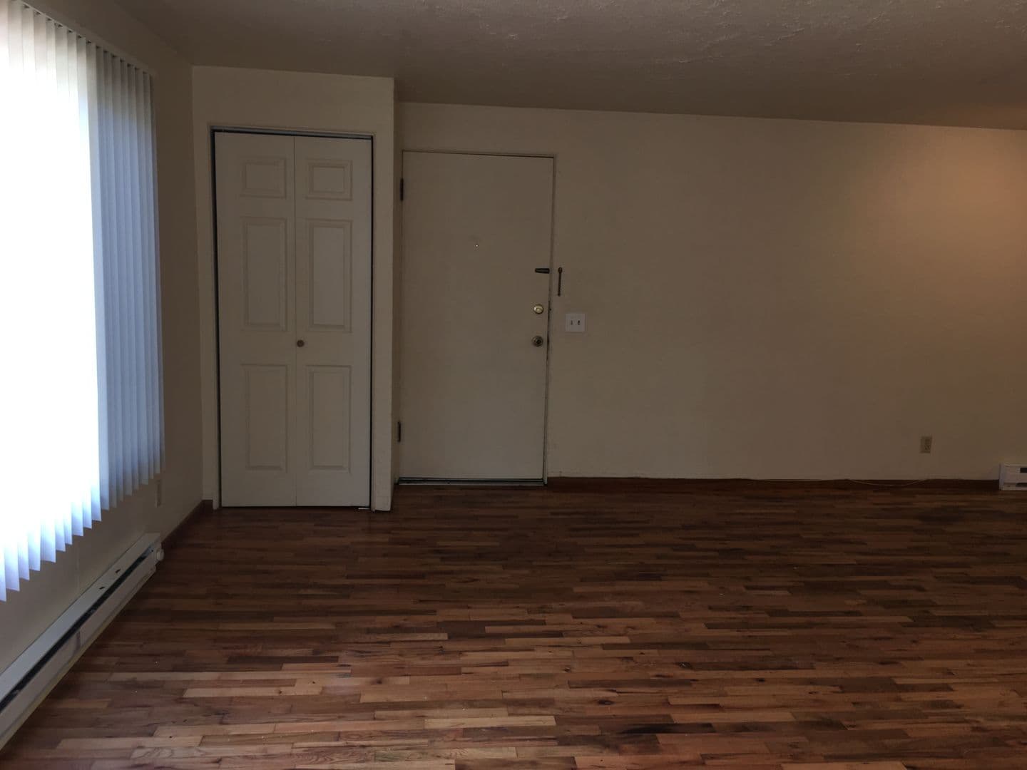 Eugene Apartment: 1855 Oak