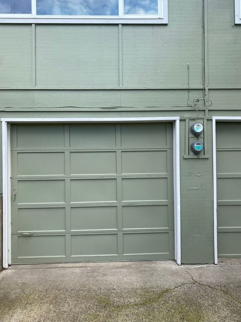 Eugene Apartment: 1555/1565 Copping Street