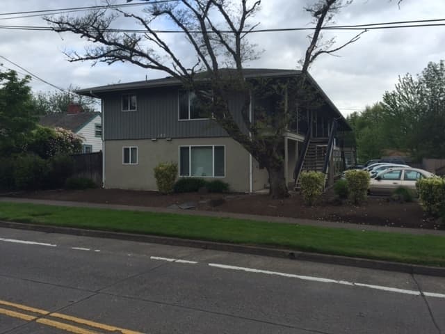 Eugene Apartment: 185/195 East 24th Ave