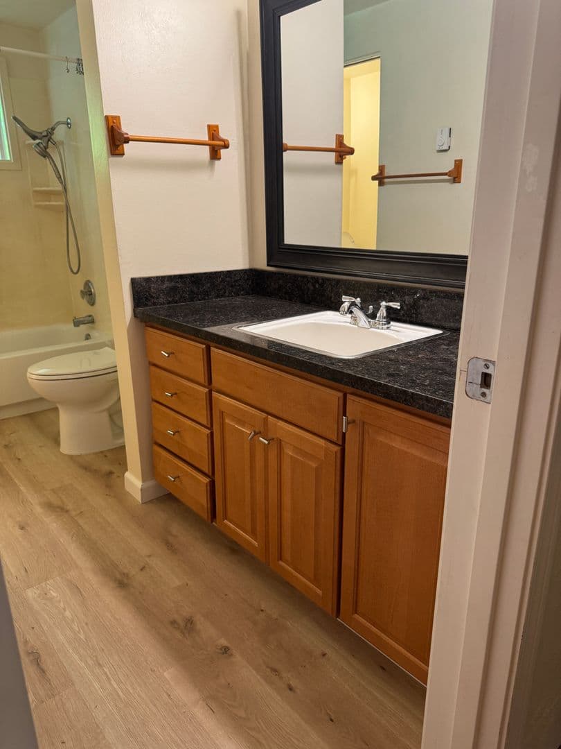 Eugene House: 1270 West Hilliard Lane