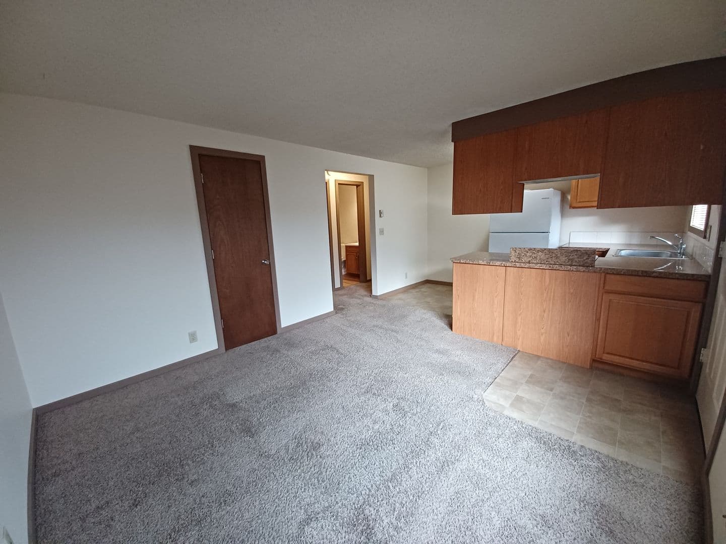 Eugene Apartment: 1810/1814/1818/1822/1832/1838/1844 Ferry Alley