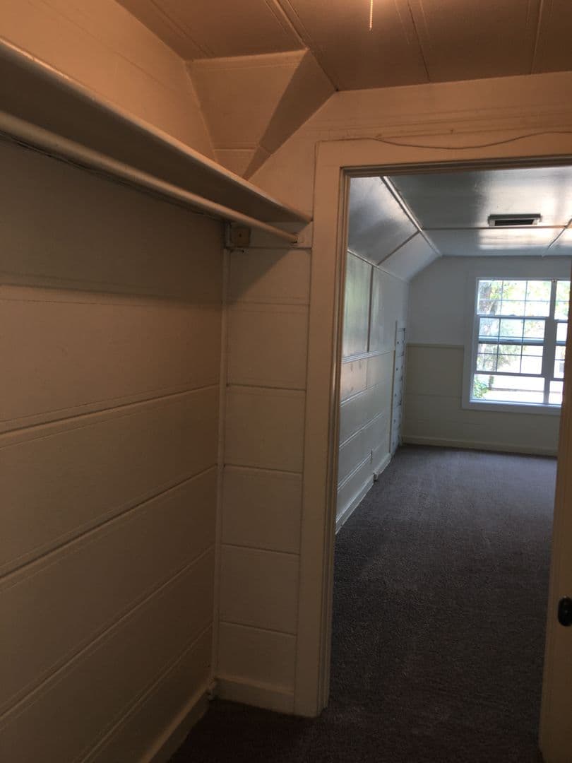 Eugene House: 2288 Hilyard St