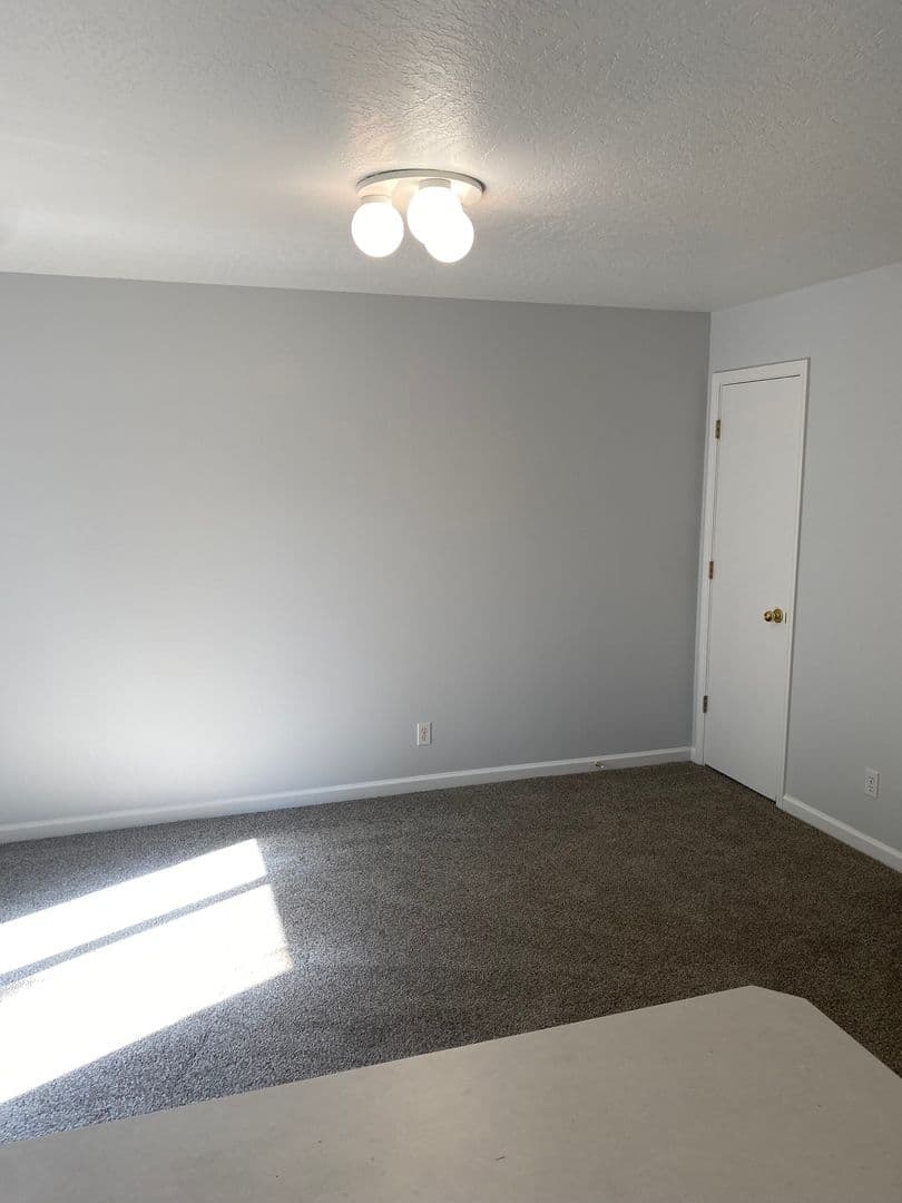 Eugene Apartment: 4762/4764 Spring Meadow Ave