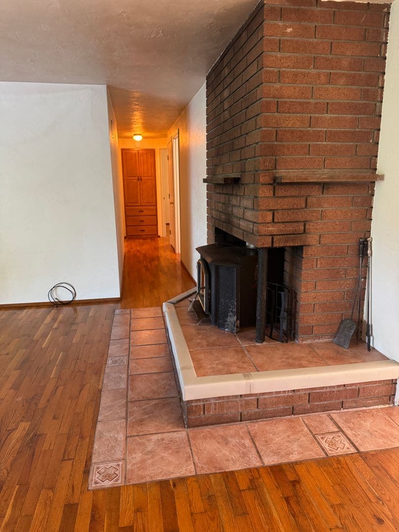 Eugene House: 1270 West Hilliard Lane