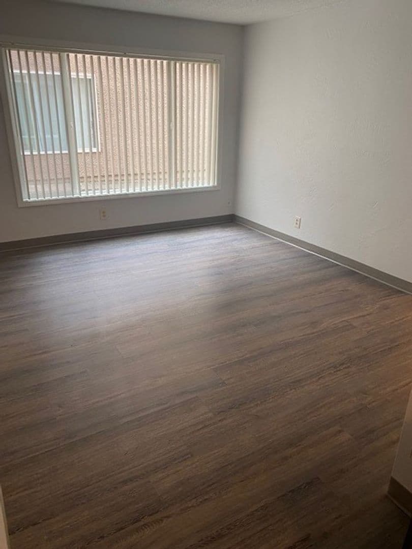 Eugene Apartment: 1893 Garden Ave #3