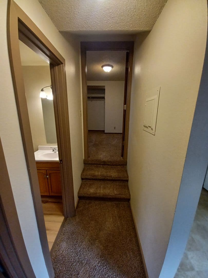 Eugene Apartment: 1810/1814/1818/1822/1832/1838/1844 Ferry Alley