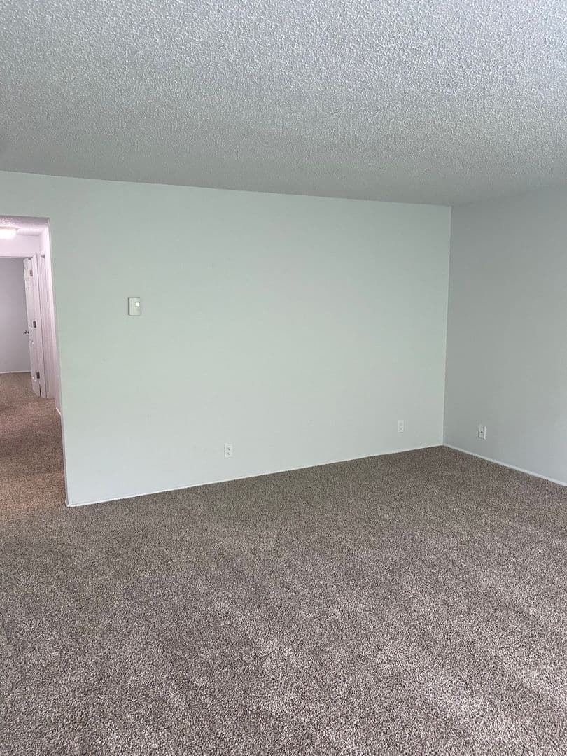 Eugene Apartment: 531 W. 11th Ave