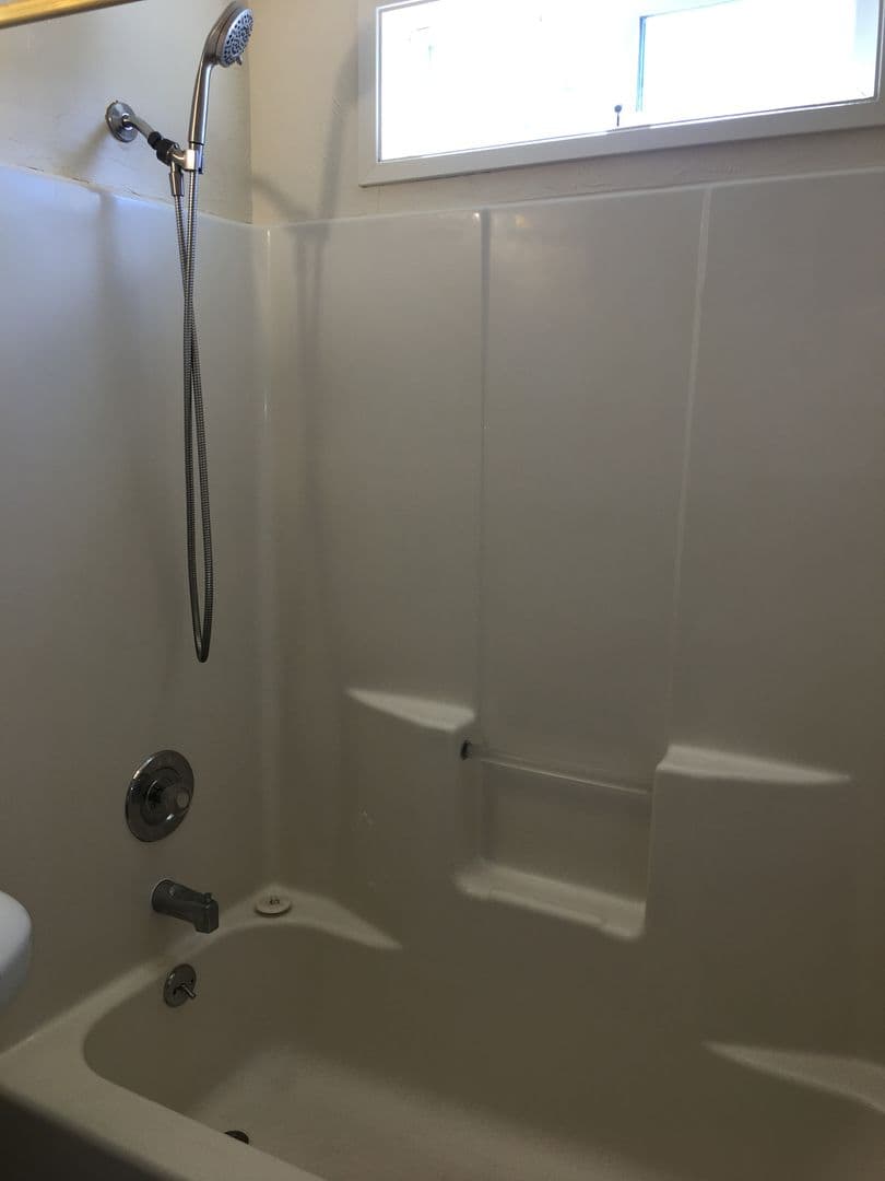 Eugene Apartment: 1855 Oak