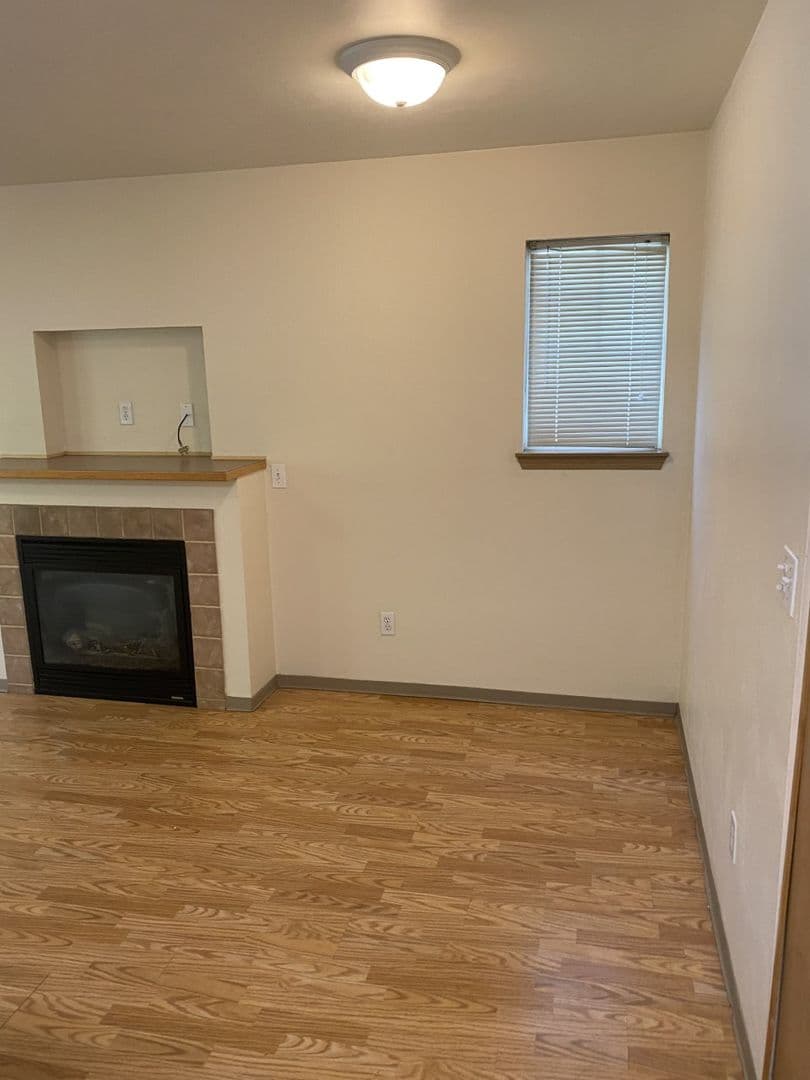 Eugene Apartment: 962/964/966 E.18th Ave