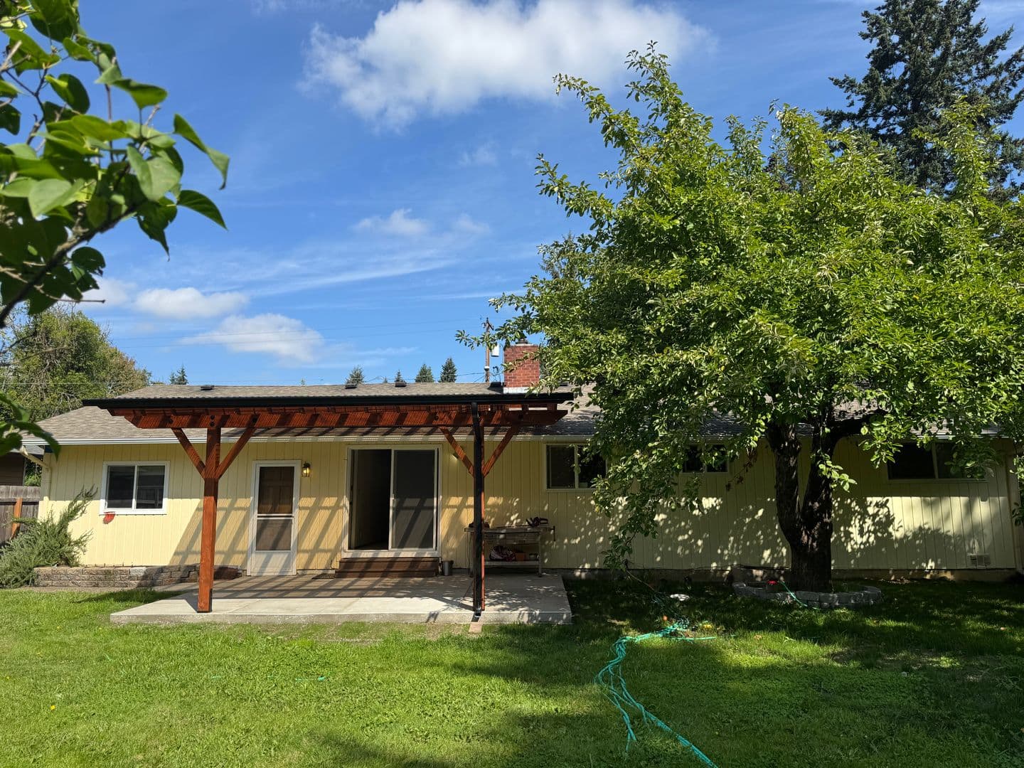 Eugene House: 1270 West Hilliard Lane