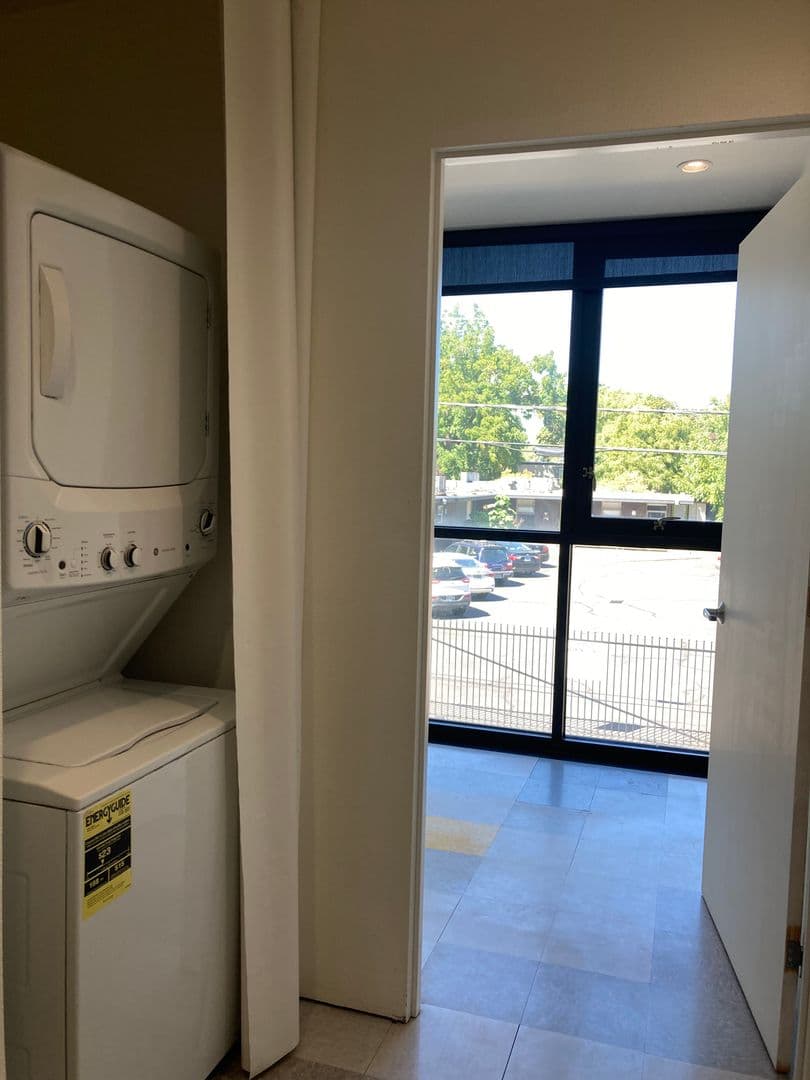 Eugene Apartment: 1455 Mill Street