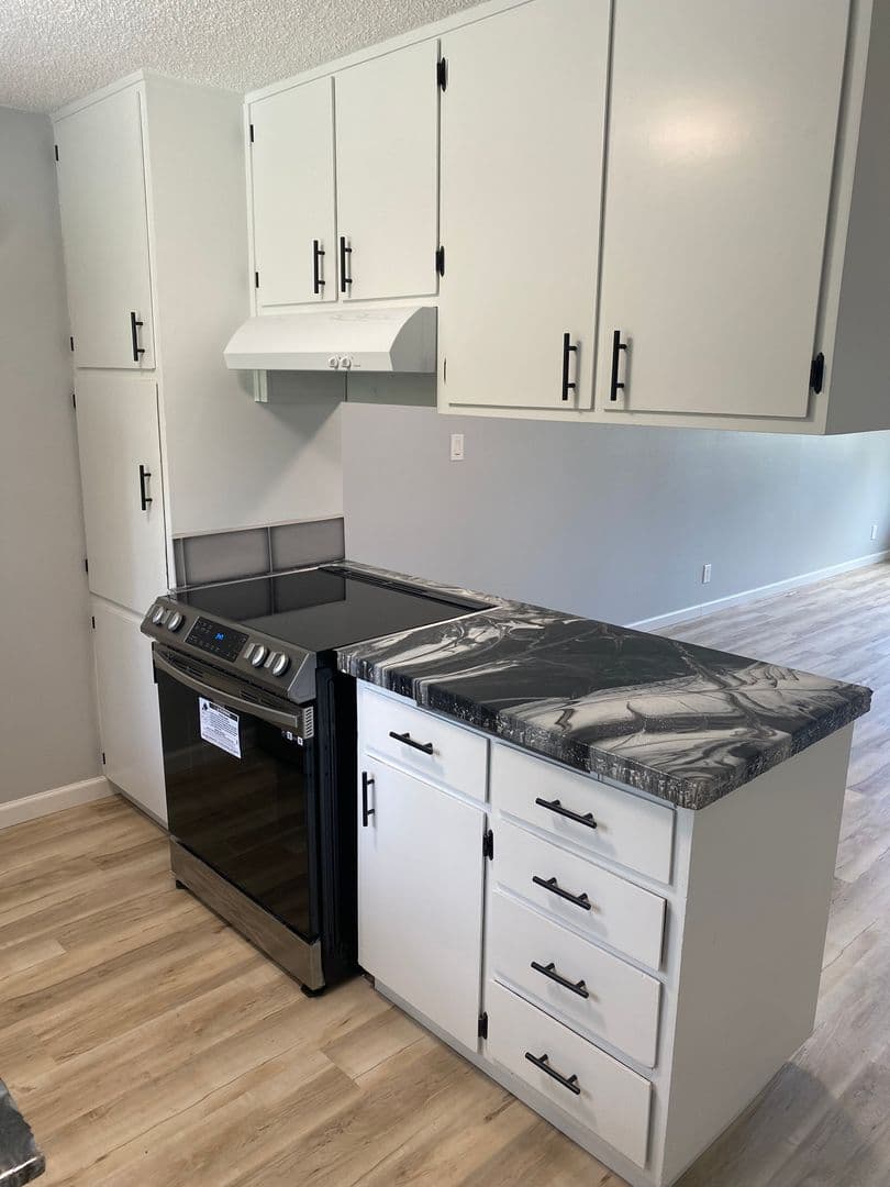 Eugene Apartment: 1555/1565 Copping Street