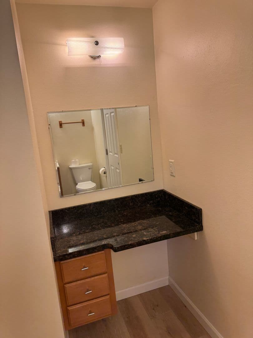 Eugene House: 1270 West Hilliard Lane