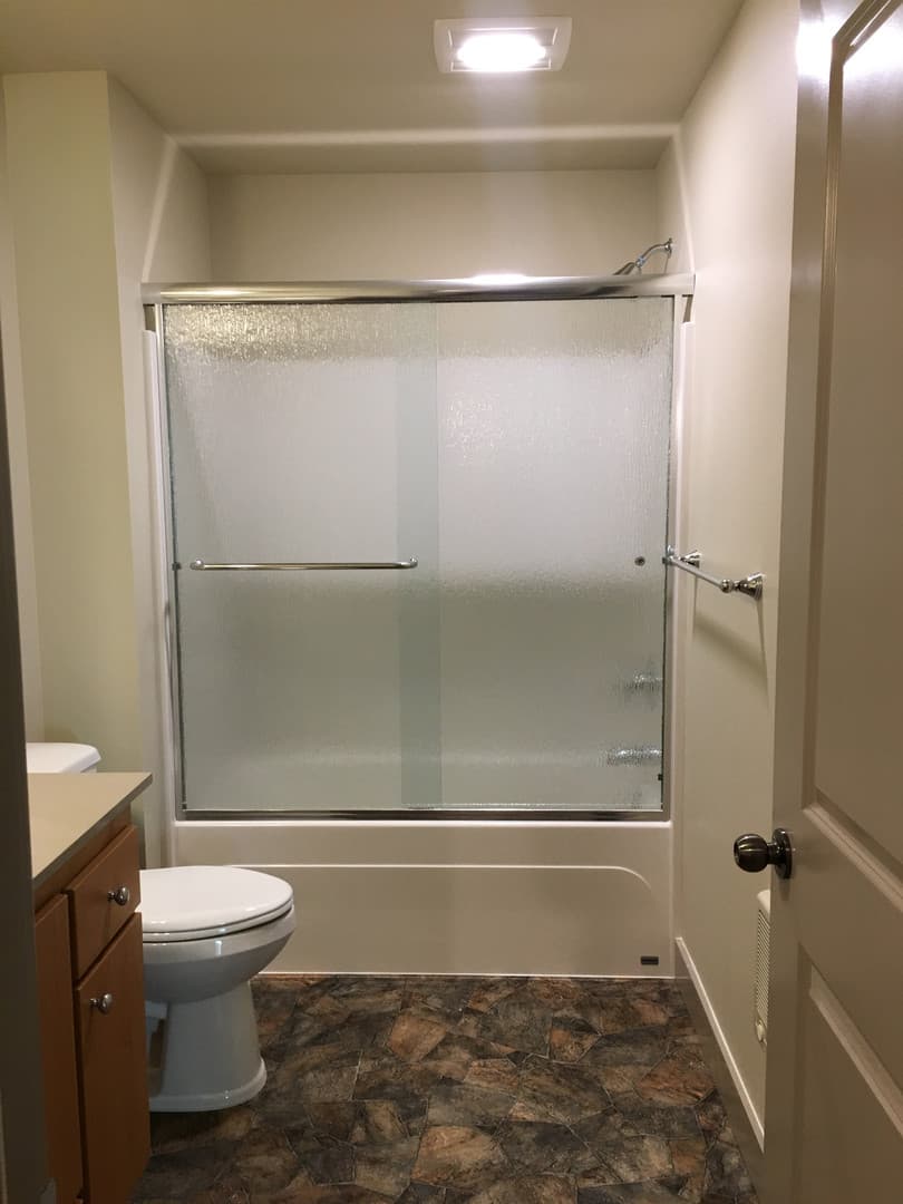 Eugene Apartment: 913/915 Howard Ave