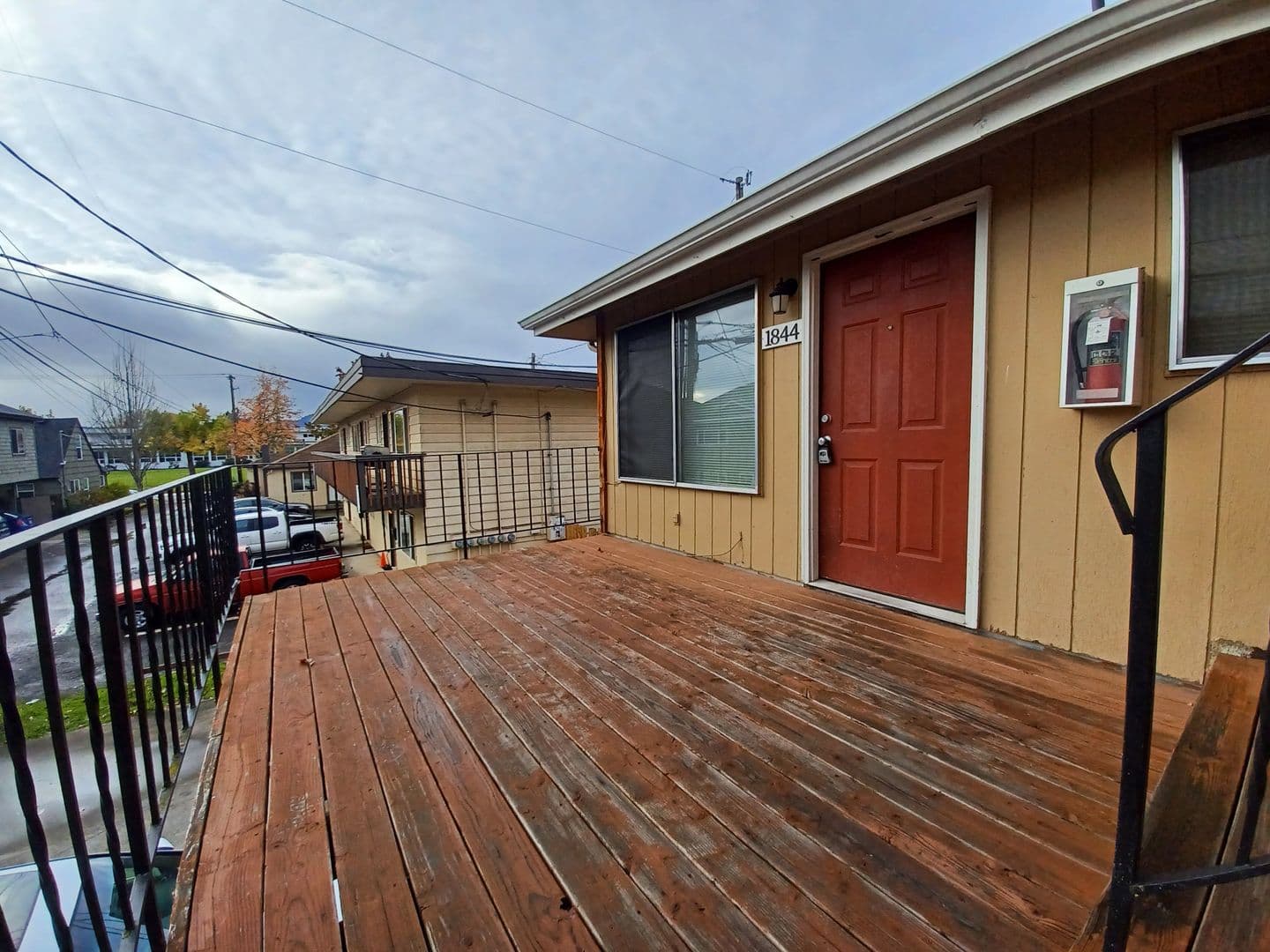 Eugene Apartment: 1810/1814/1818/1822/1832/1838/1844 Ferry Alley