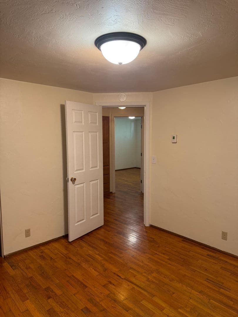 Eugene House: 1270 West Hilliard Lane