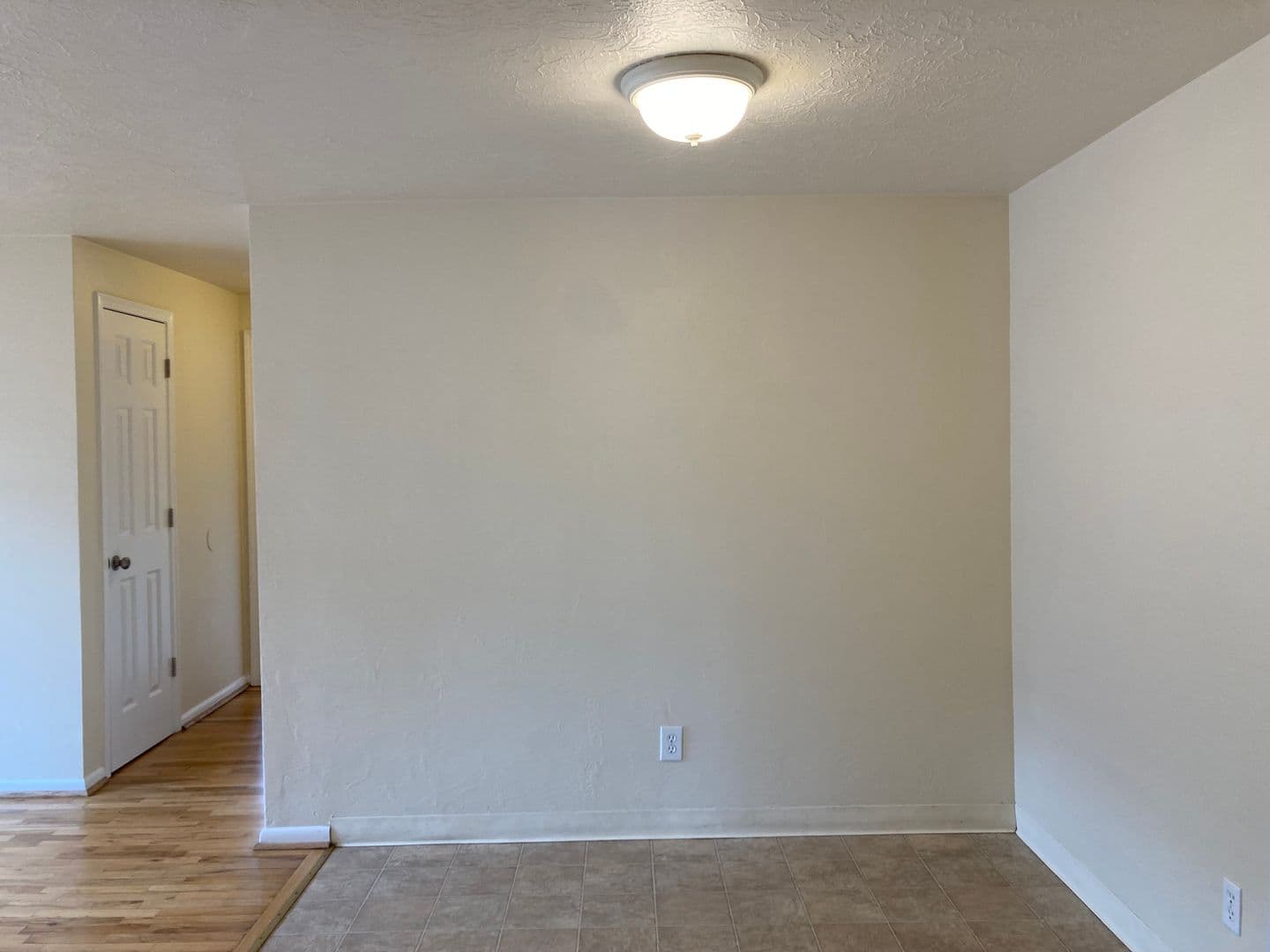 Eugene Apartment: 84/86 Kourt Drive