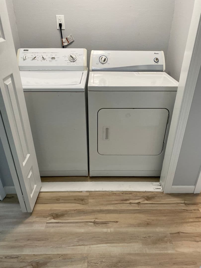 Eugene Apartment: 1555/1565 Copping Street