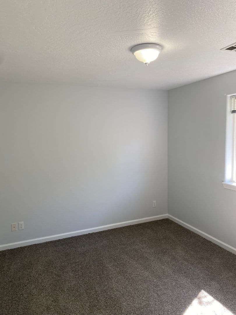 Eugene Apartment: 4762/4764 Spring Meadow Ave