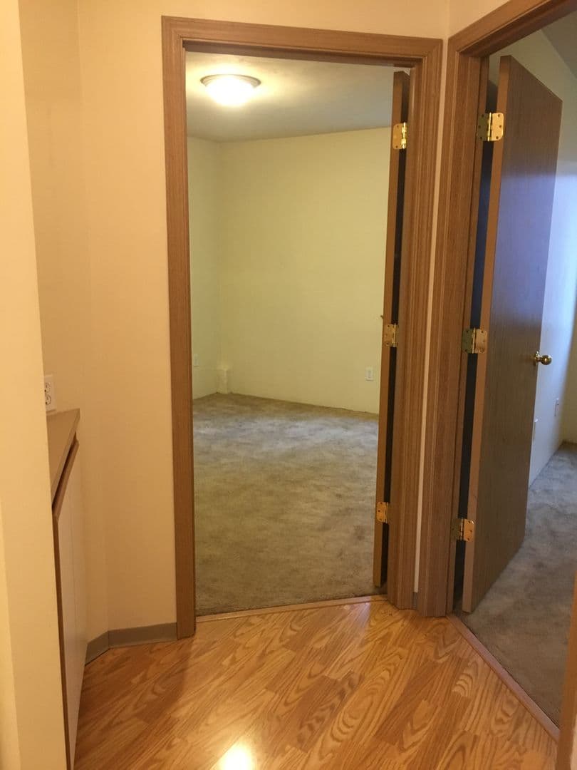 Eugene Apartment: 962/964/966 E.18th Ave