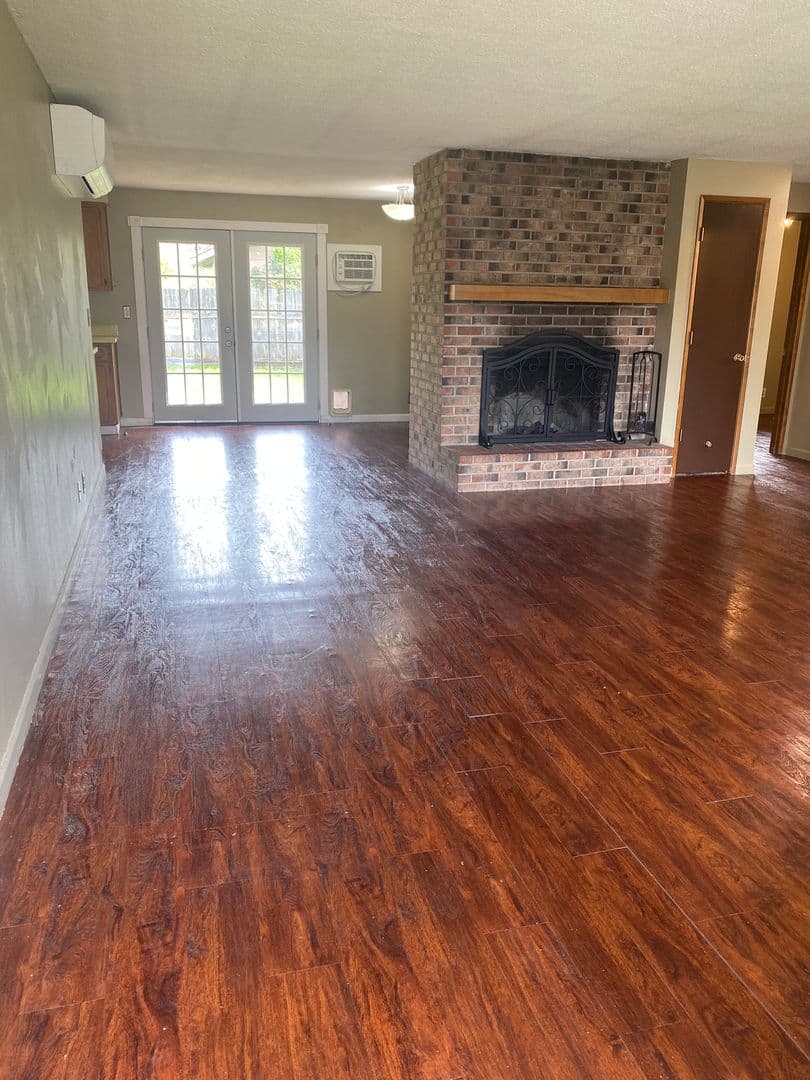 Eugene Apartment: 86195 El Camino St.