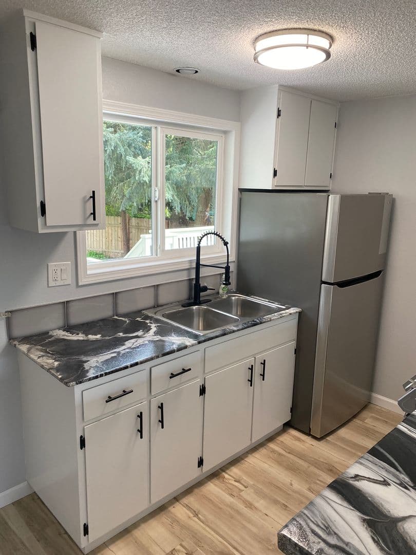 Eugene Apartment: 1555/1565 Copping Street