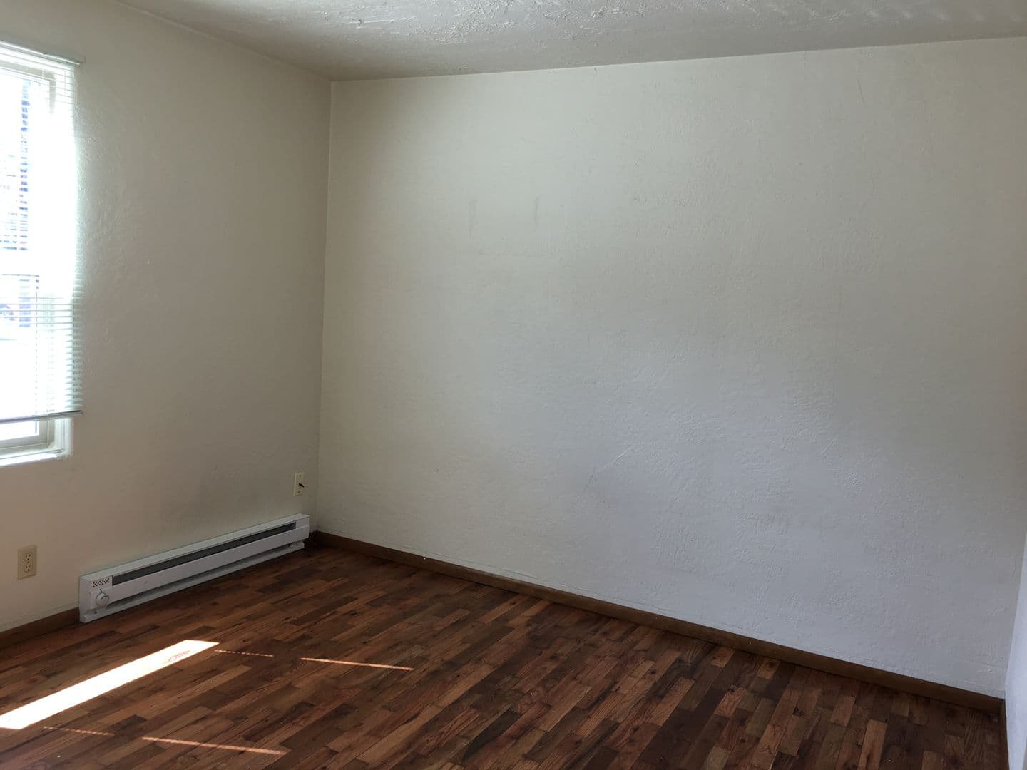 Eugene Apartment: 1855 Oak