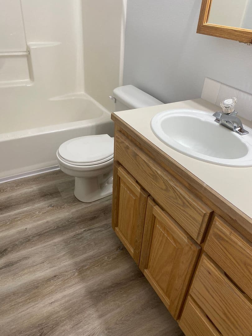 Eugene Apartment: 4762/4764 Spring Meadow Ave