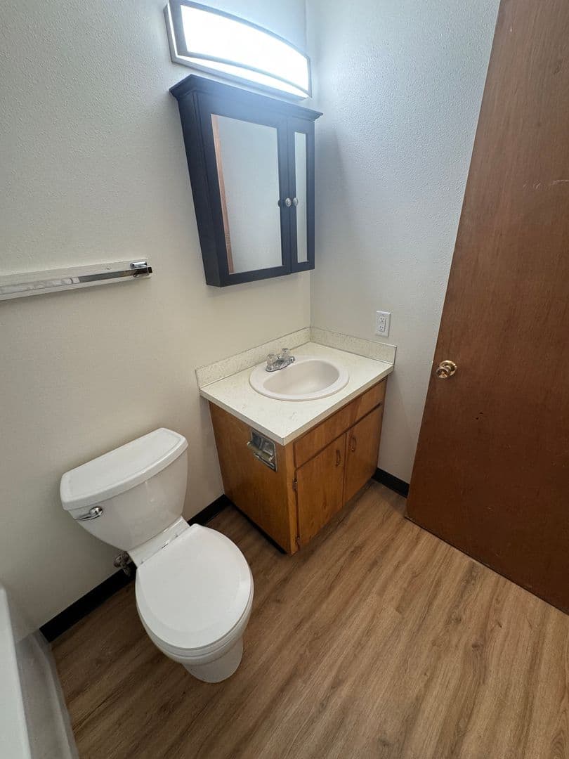 Eugene Apartment: 1630 Ferry St.