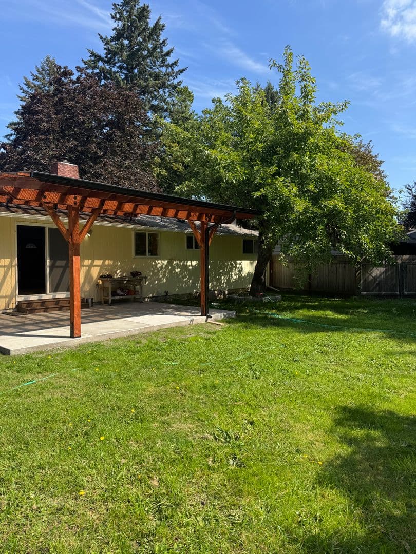 Eugene House: 1270 West Hilliard Lane