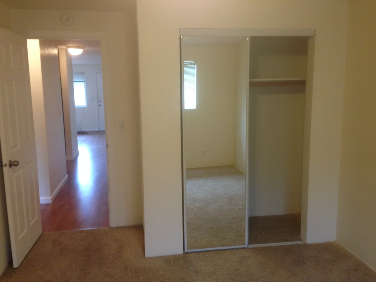 Eugene Apartment: 457 W. 8th Avenue #1-22