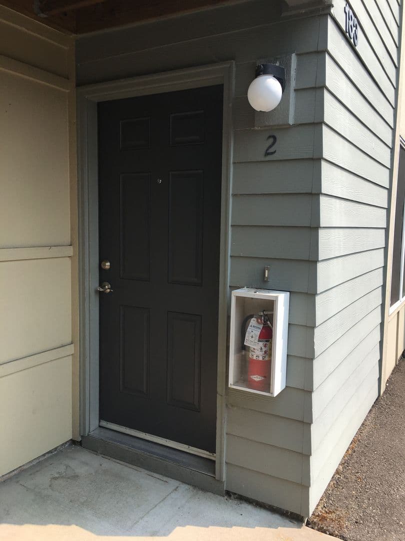 Eugene Apartment: 183 East 19th
