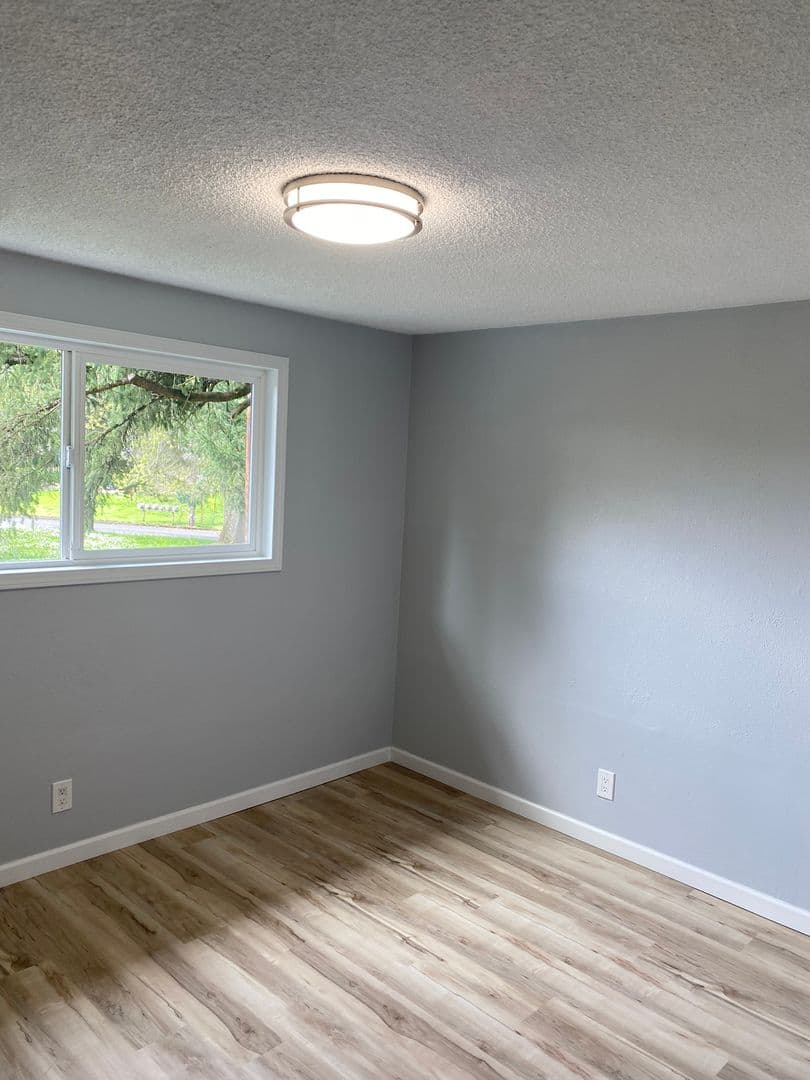 Eugene Apartment: 1555/1565 Copping Street