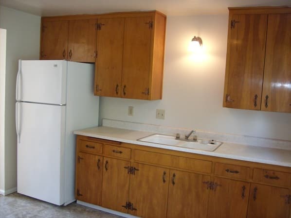 Springfield Apartment: 310 Pioneer Parkway West