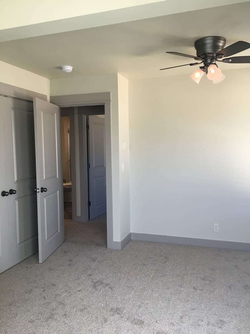 Eugene Apartment: 913/915 Howard Ave