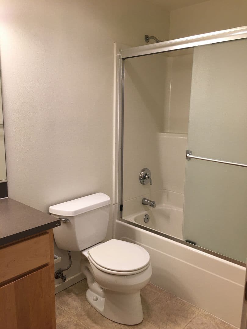 Eugene Apartment: 183 East 19th