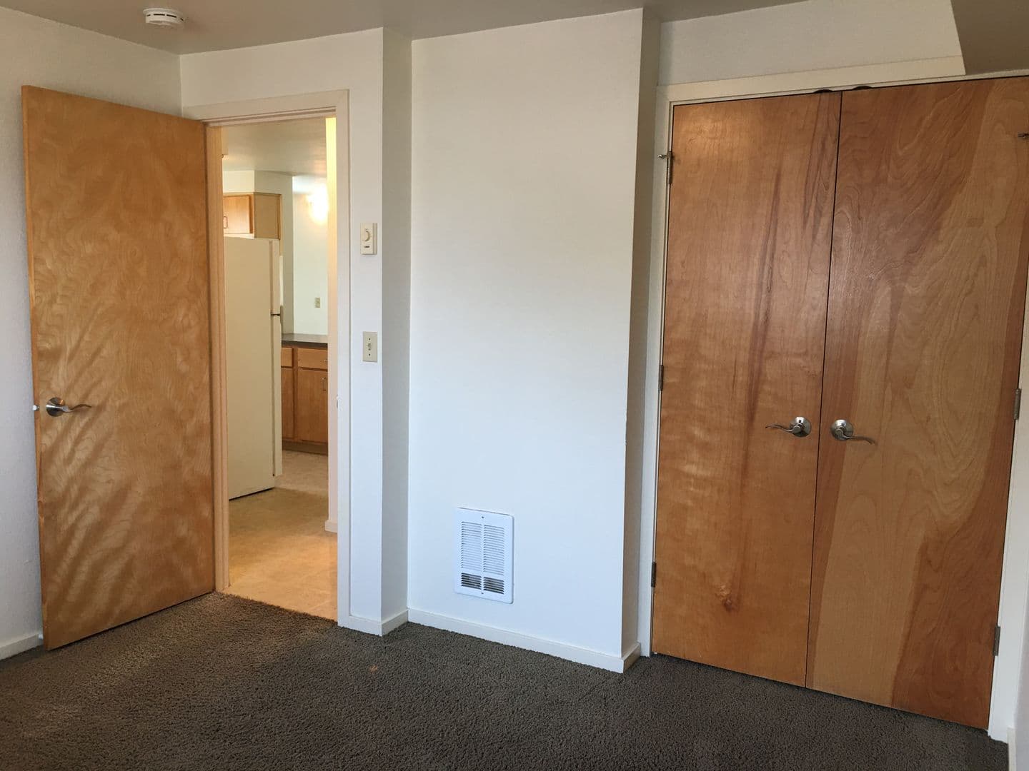 Eugene Apartment: 183 East 19th