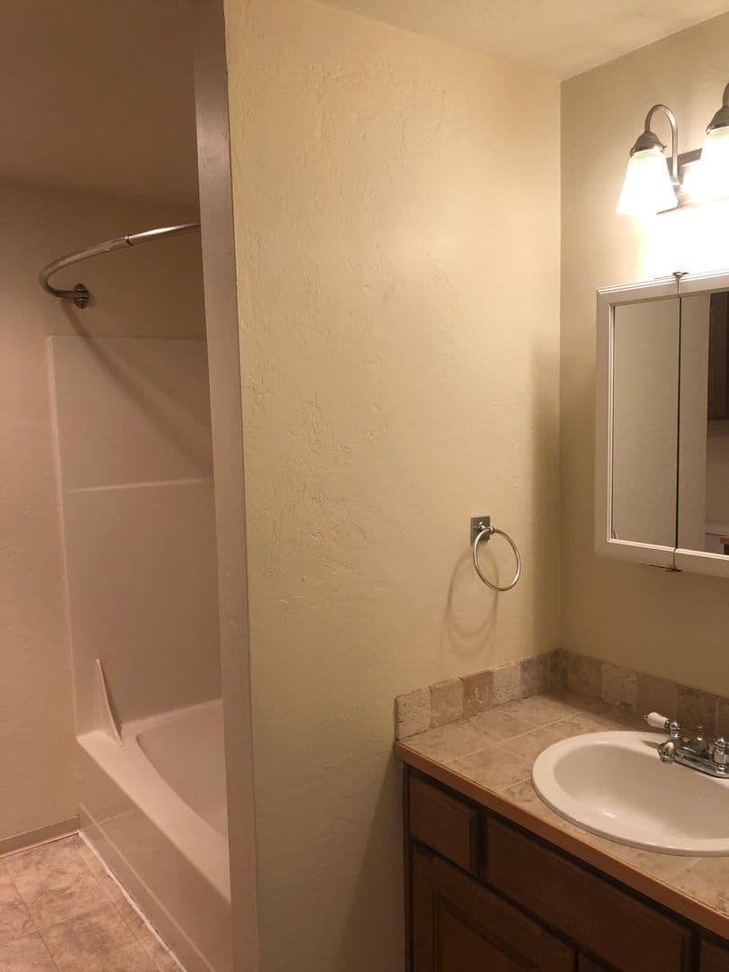 Eugene Apartment: 486/488 W. 18th Ave